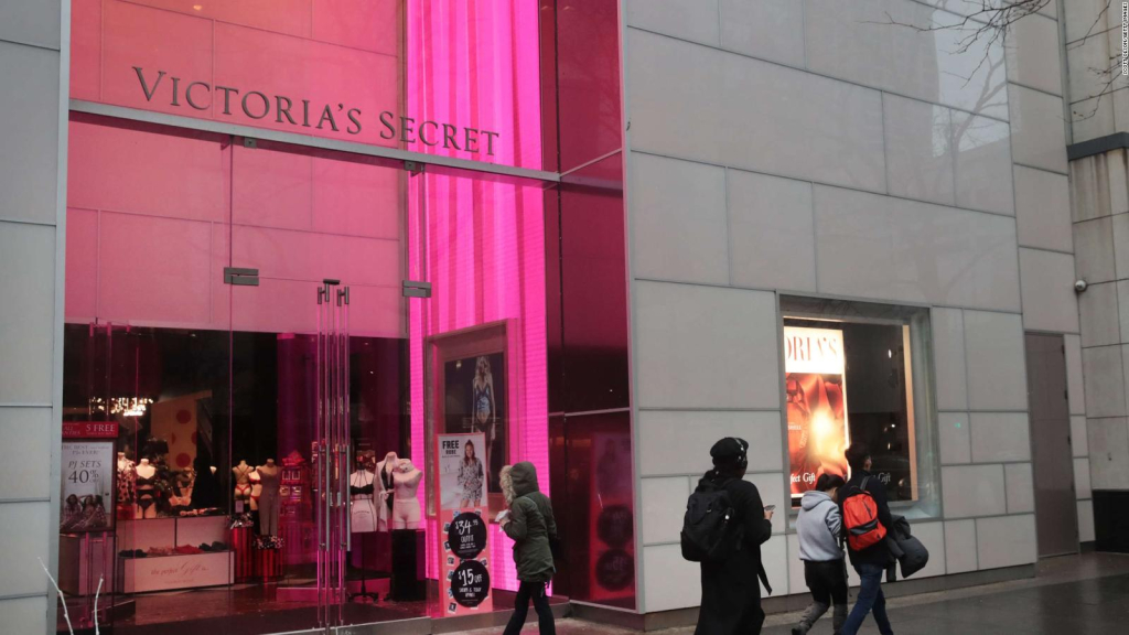 Victoria's Secret and Best Buy closed more stores this year