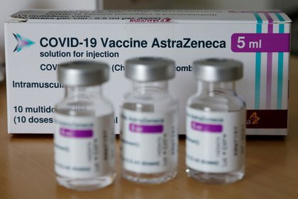 The Argentine government has proposed to the UK that an Astrazeneca vaccine be produced in the country (REUTERS / Leonhard Foeger)
