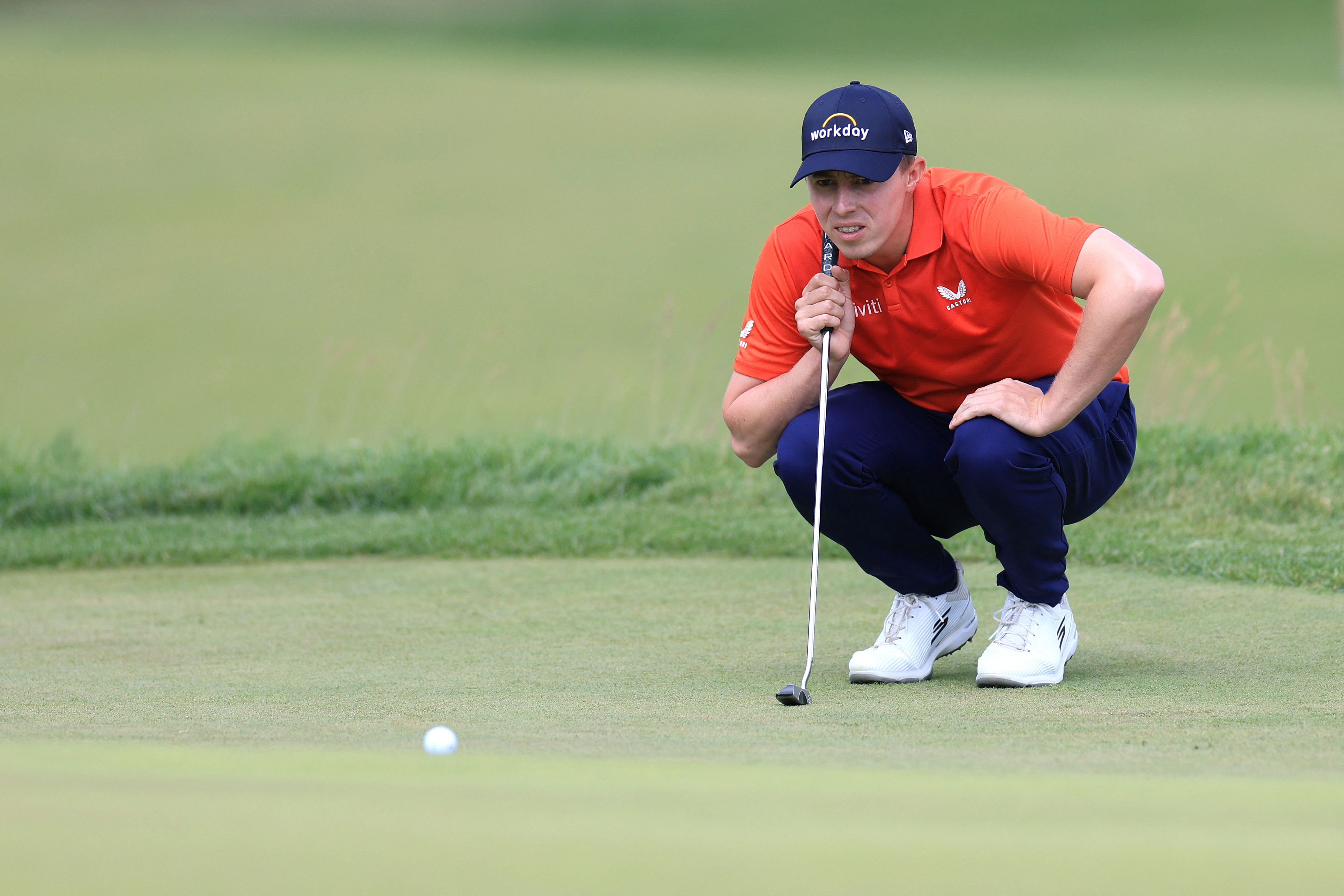 Matt Fitzpatrick prepares for the second green match and aims to maintain his lead in the final round