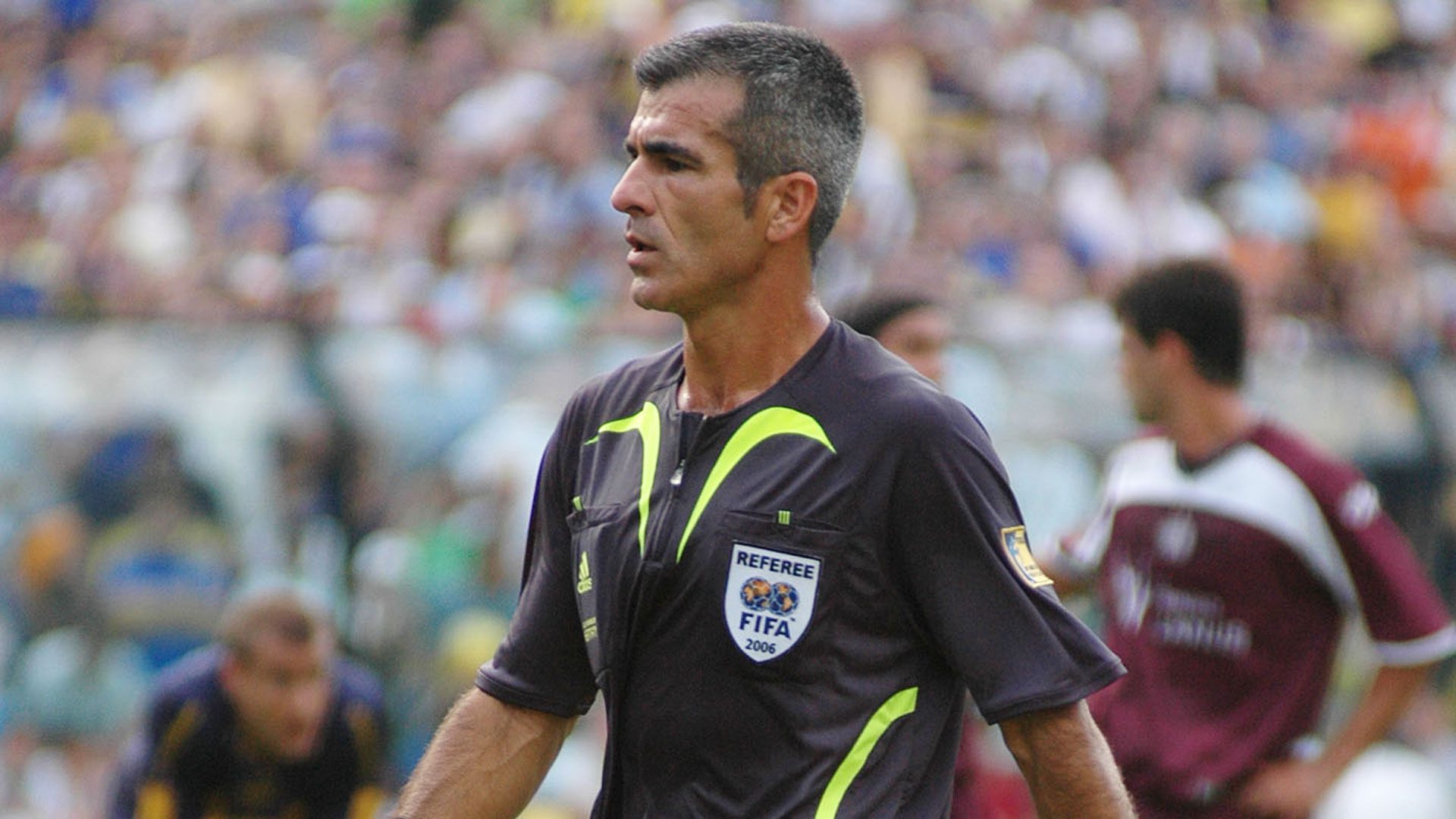 Elizondo, first referee to direct the opening match and the World Cup Final (NA)